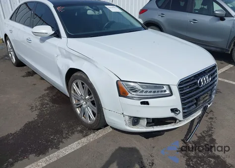 2015 Audi A8 L 4.0T z USA, uszkodzony, nr VIN WAU32AFD6FN039739